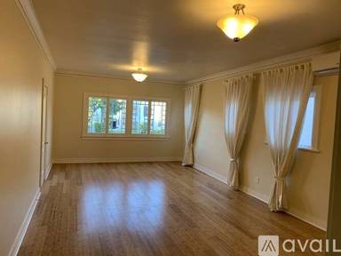 Main picture of 326 W Wilson Ave