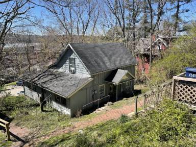 Main picture of 133 W Washington St