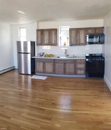 Main picture of 813 Sip St