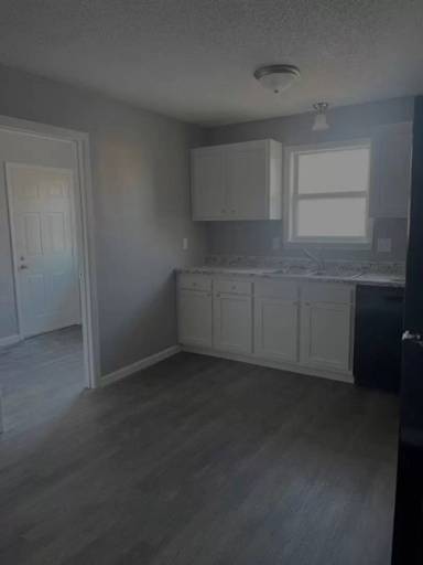 Main picture of 3402 S Leonine Rd