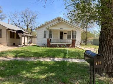Main picture of 848 S Fern St