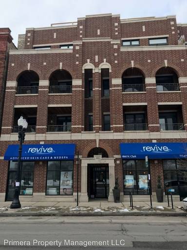 Main picture of 4860 N Clark St