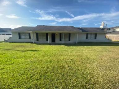 Main picture of 2913 Moores Ln