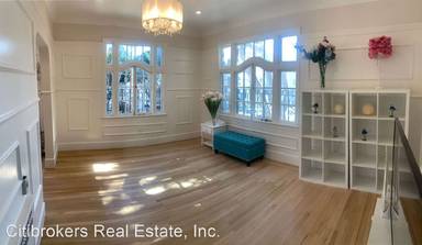 Main picture of 1906 Hyde St