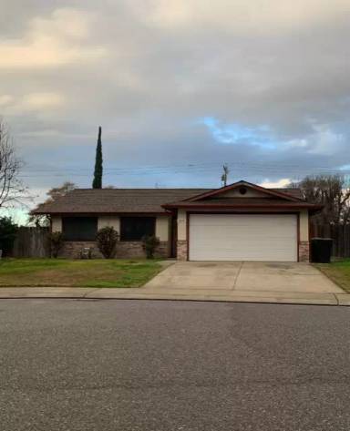Main picture of 249 Blossom Dr