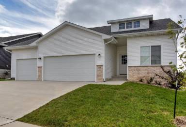 Main picture of 80 SE Waddell Way