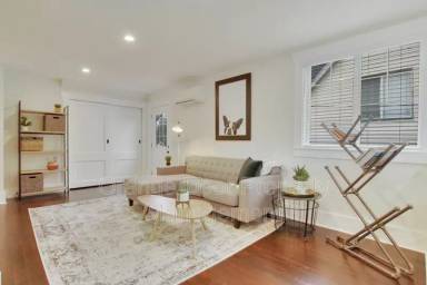 Main picture of 1009 S State St