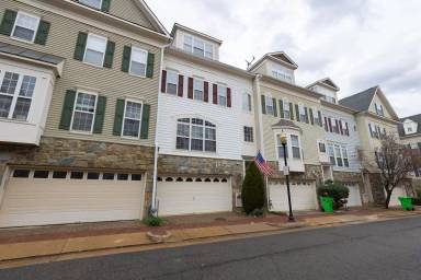 Main picture of 5067 Donovan Dr