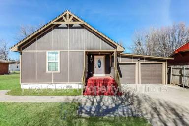 Main picture of 3605 NW 52nd St