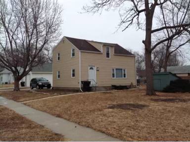 Main picture of 2935 Orchard St