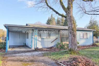 Main picture of 907 NE 104th Ave