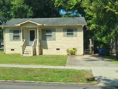 Main picture of 811 N Buchanan Blvd