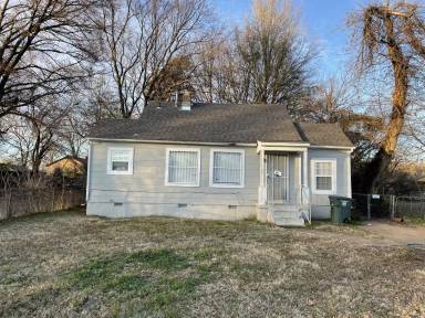 Main picture of 2172 Curry Ave