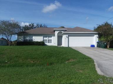 Main picture of 2241 Burlington St