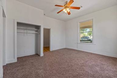 Main picture of 5218 Elm St