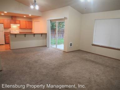 Main picture of 2207 N Cobblefield St