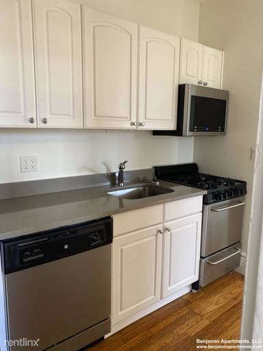 Main picture of 6 Camelot Ct
