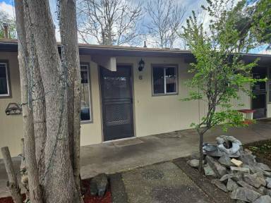Main picture of 320 Bessie St