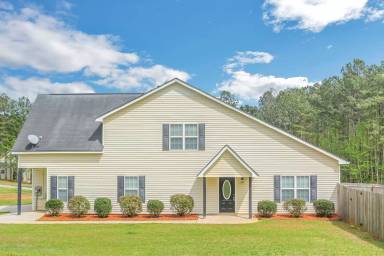 Main picture of 201 Christian Cir