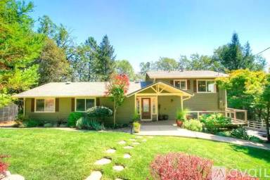 Main picture of 730 Washington Irving Dr