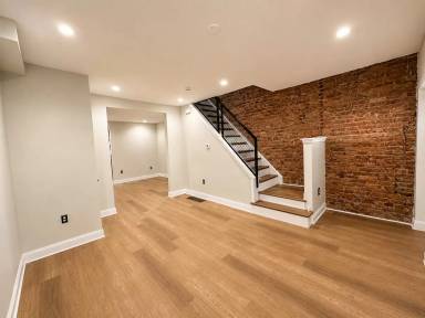 Main picture of 6534 N Lambert St