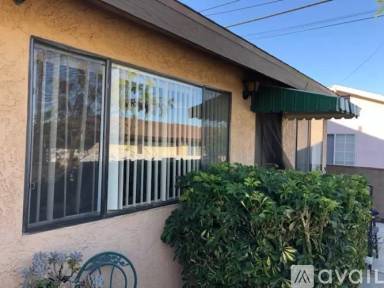 Main picture of 4659 W 135th St