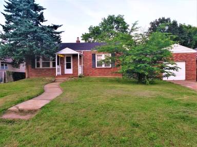 Main picture of 1636 Quendo Ave