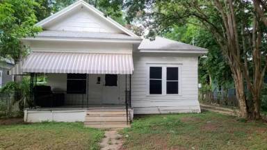 Main picture of 1021 Preston St