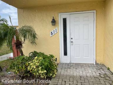 Main picture of 511 SW 1st Ct