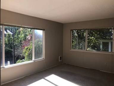 Main picture of 1525 SE Salmon St