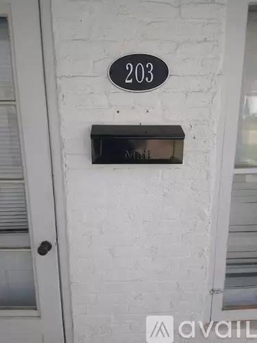 Main picture of 203 E Reynolds St