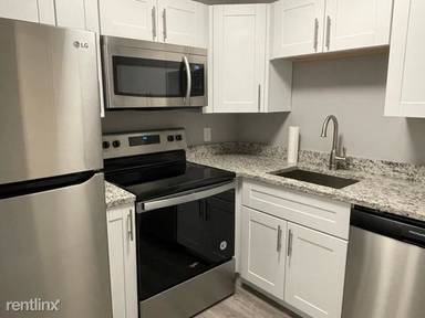 Main picture of 733 SE 1st Way