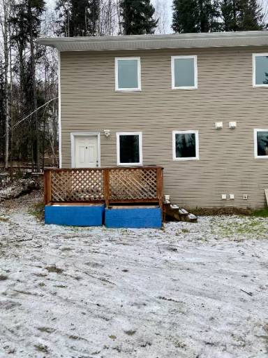 Main picture of 305 Sarah St