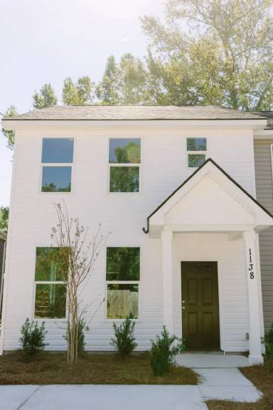 Main picture of 1136 Armstrong Ave