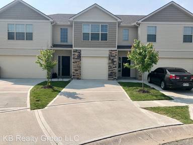 Main picture of 1405 NE Mary Ct