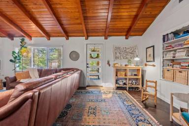 Main picture of 319 Hideaway Lane Central