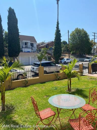 Main picture of 611 N La Fayette Park Pl