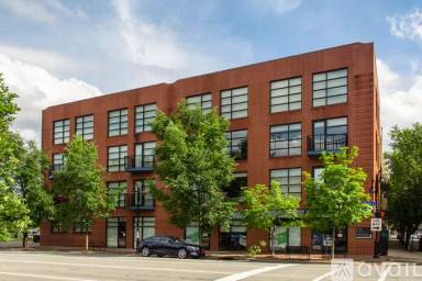 Main picture of 400 E Main St