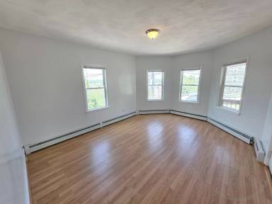 Main picture of 41 Woodbine St