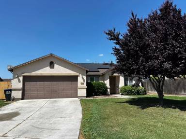 Main picture of 4140 E Center Ct