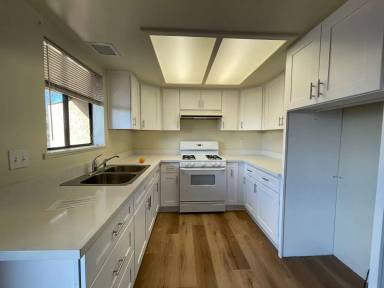 Main picture of 708 Crocker St