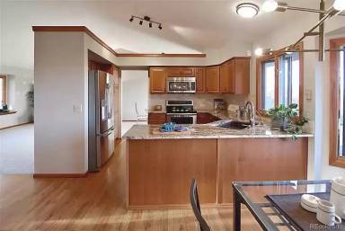 Main picture of 11070 Yarrow St