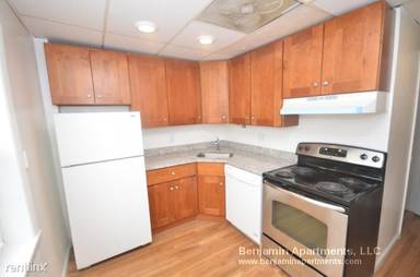 Main picture of 2 Chestnut Hill Ave