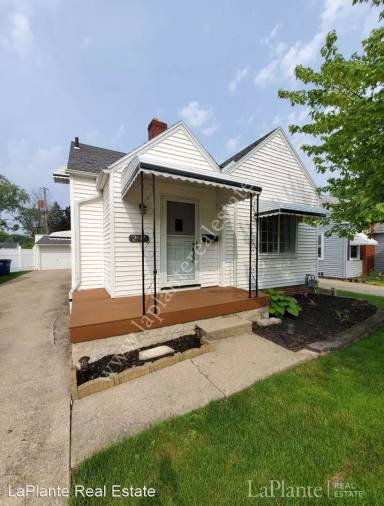Main picture of 2947 S Byrne Rd