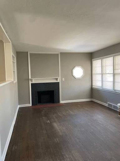 Main picture of 1413 S Sterling Ave