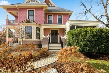 Main picture of 68 Russell St