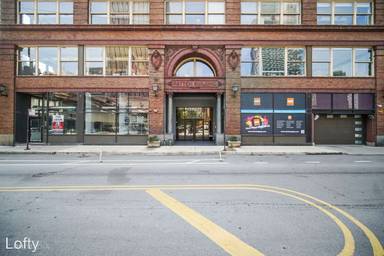 Main picture of 161 W Harrison St