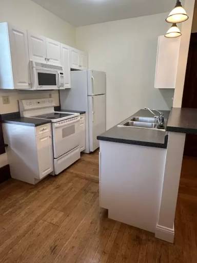 Main picture of 119 W Lincoln St