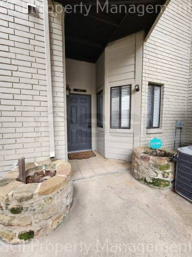 Main picture of 456 Yacht Club Dr