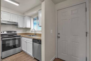 Main picture of 1063 Koala St N